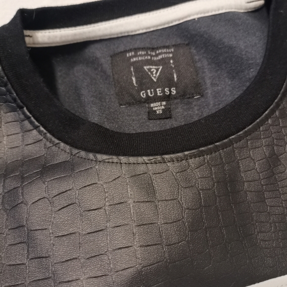 Guess Men's Croc Embossed Yoke Tee XS Black White - Picture 8 of 12